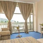 Royal Park Resort Elenite