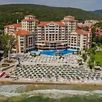 Royal Park Resort 4*