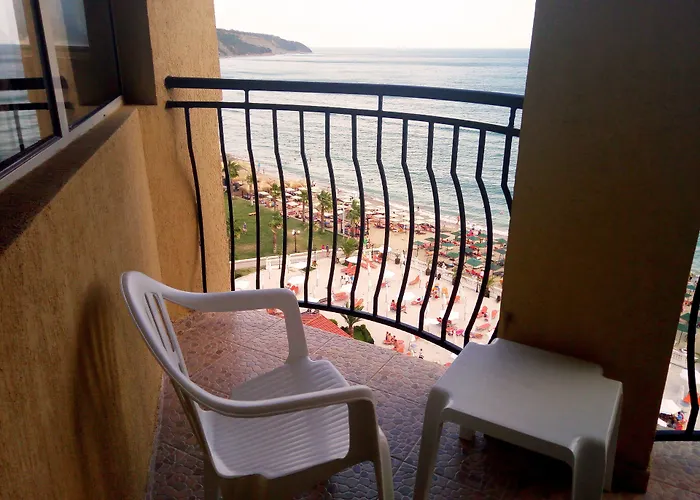 Royal Park 4* Elenite