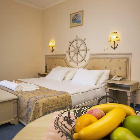 Royal Park Здравен курорт Елените