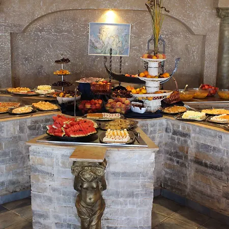 Royal Park Елените