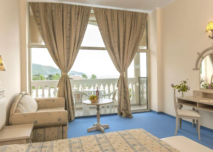 Royal Park Курортный комплекс Елените