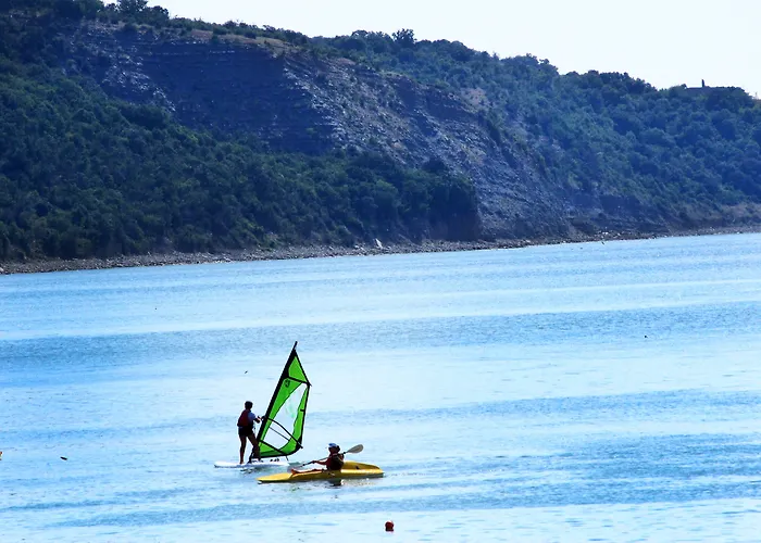 Royal Park Елените